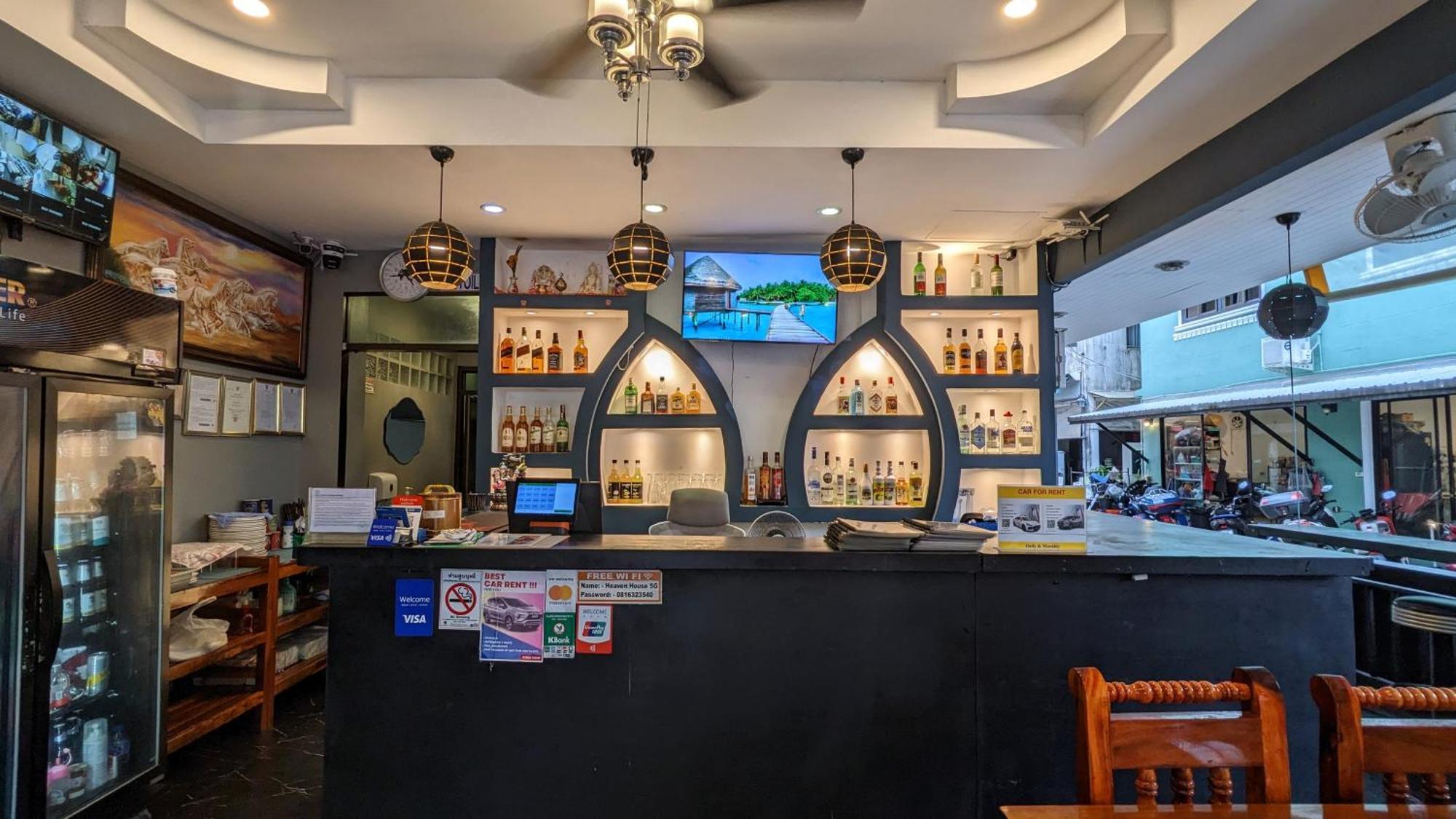 Heaven House Restro & Bar Hotel Patong Exterior photo