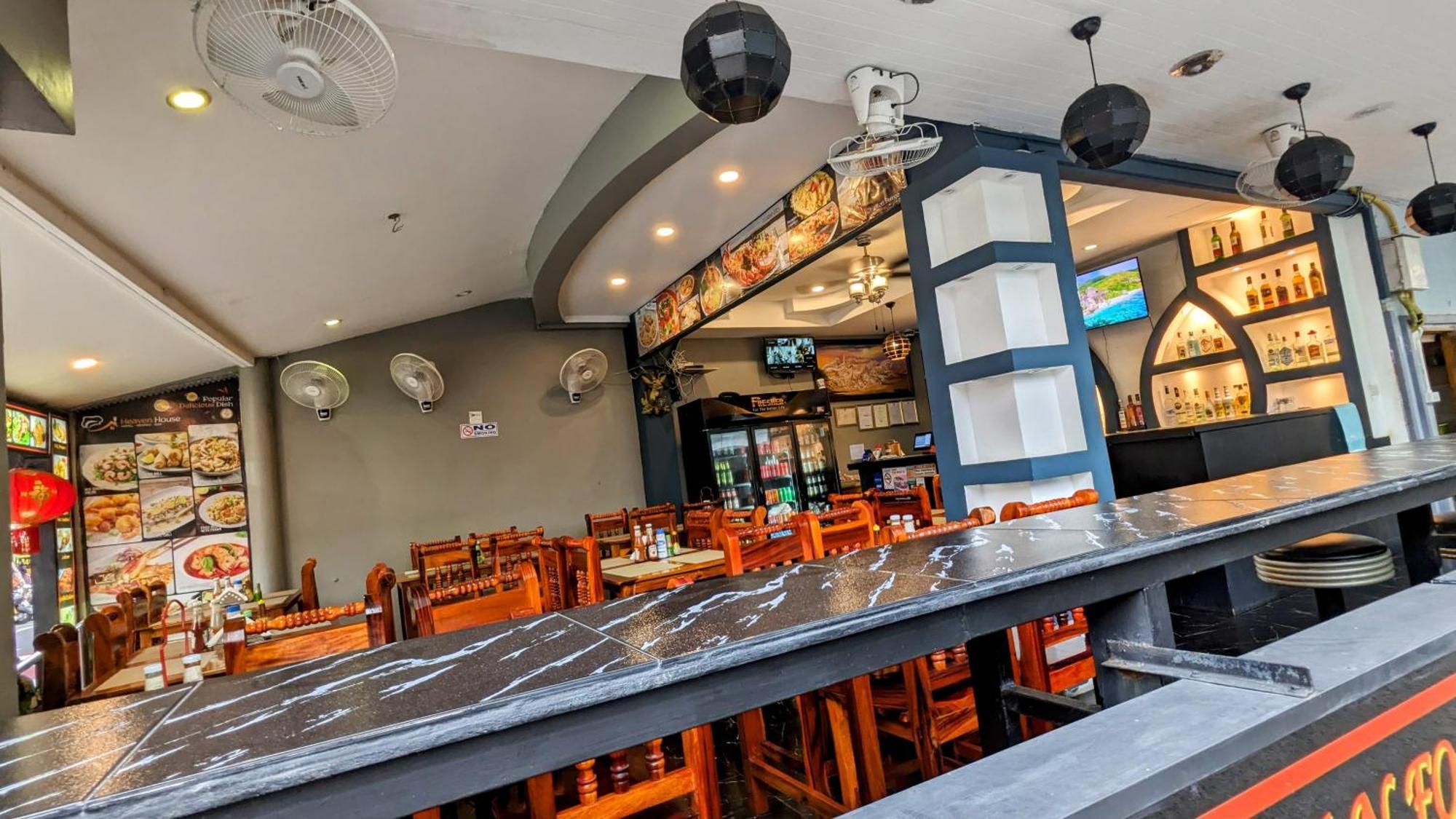 Heaven House Restro & Bar Hotel Patong Exterior photo